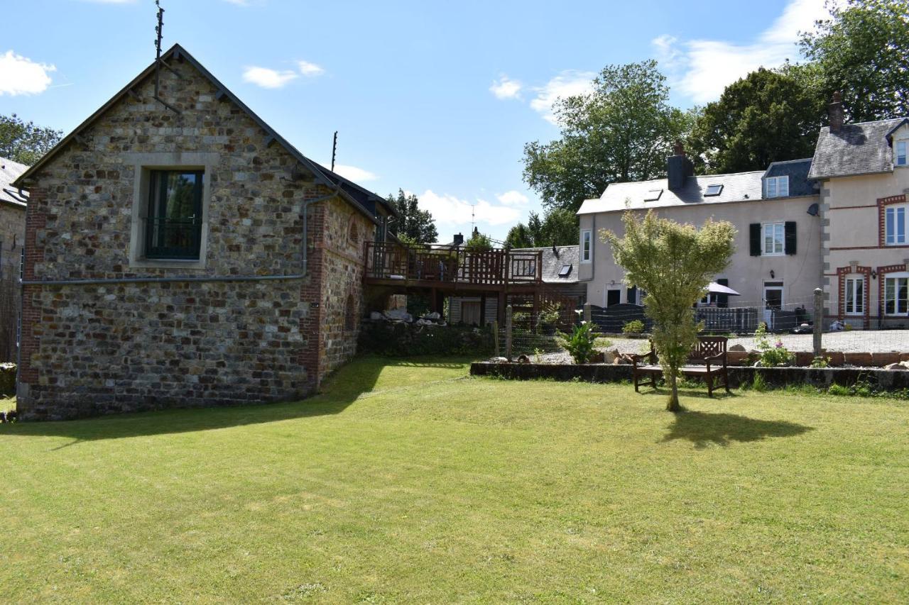 Gites In Le Neufbourg -Mortain Exterior photo